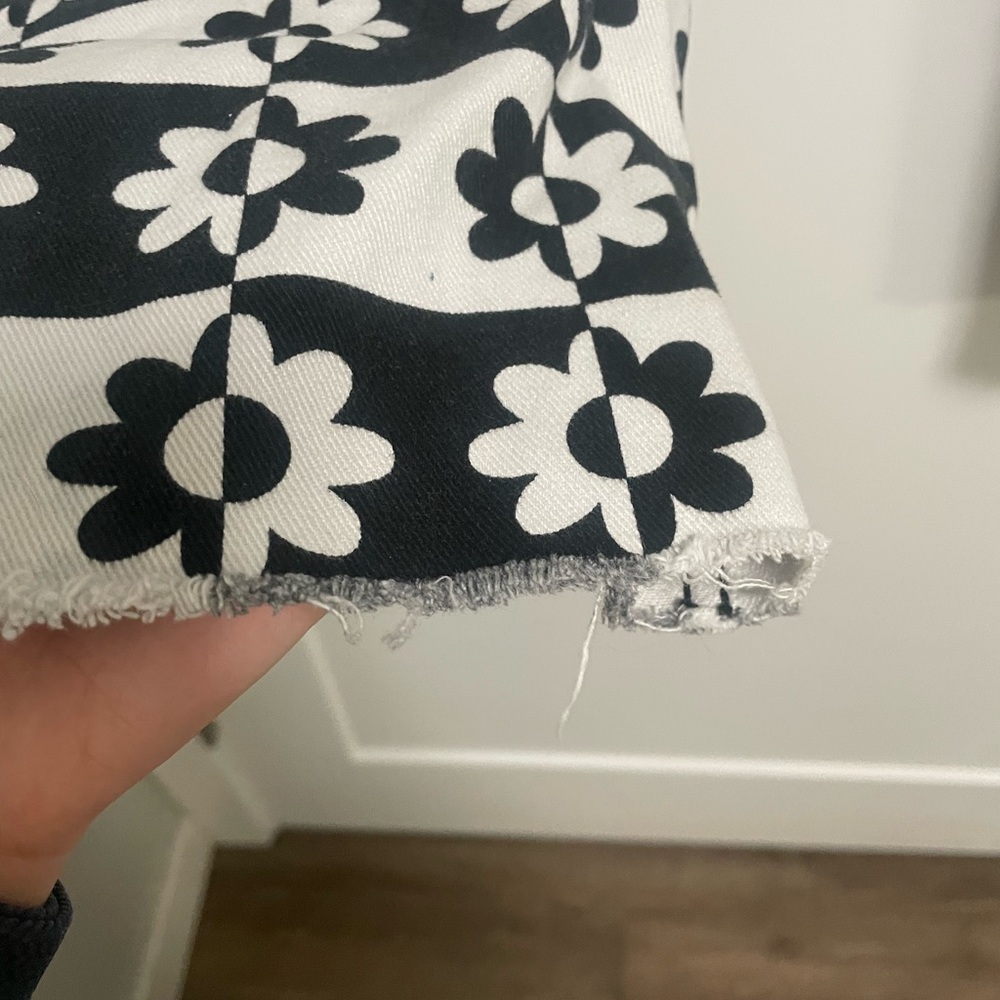 Patterned Jeans - Picture 4 of 4